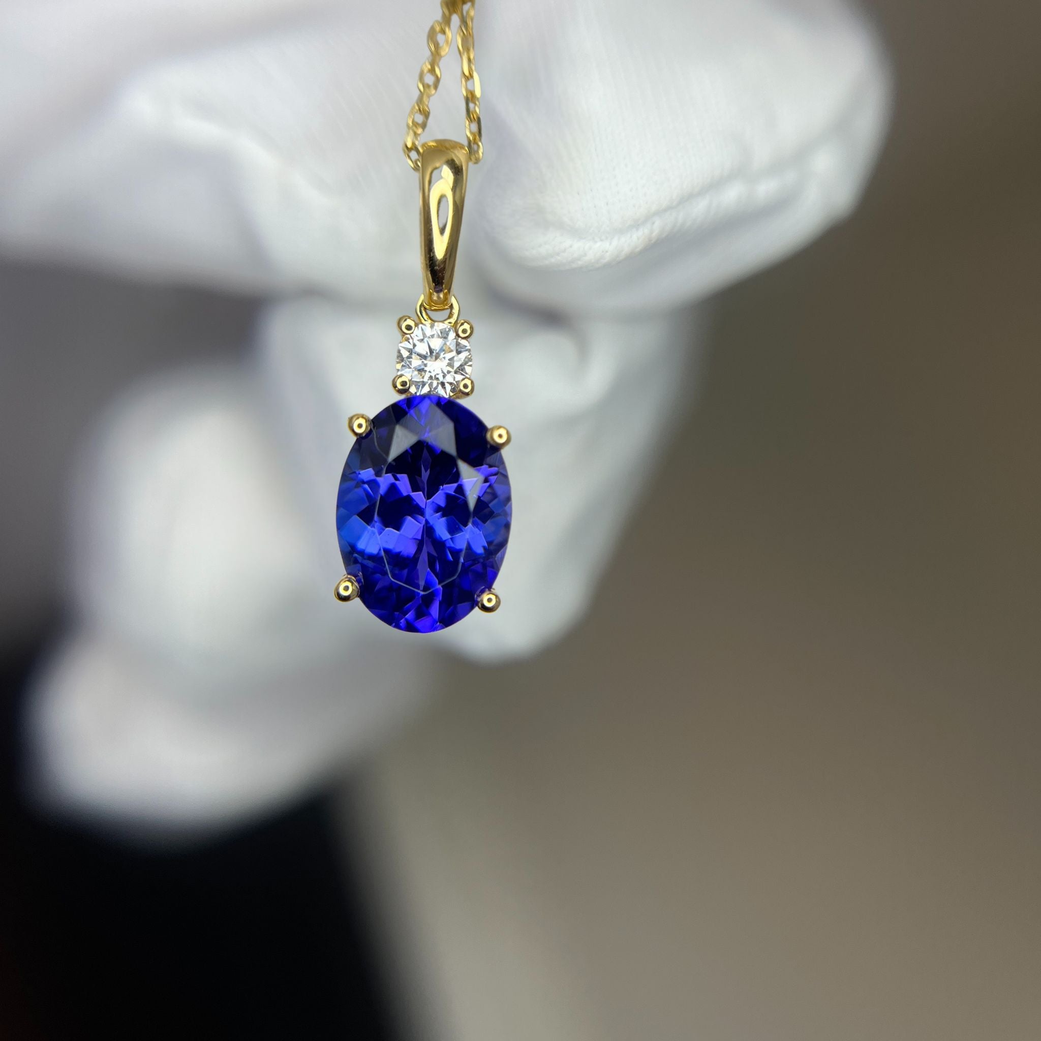 3.20 Ct Deep Blue Oval Tanzanite Necklace