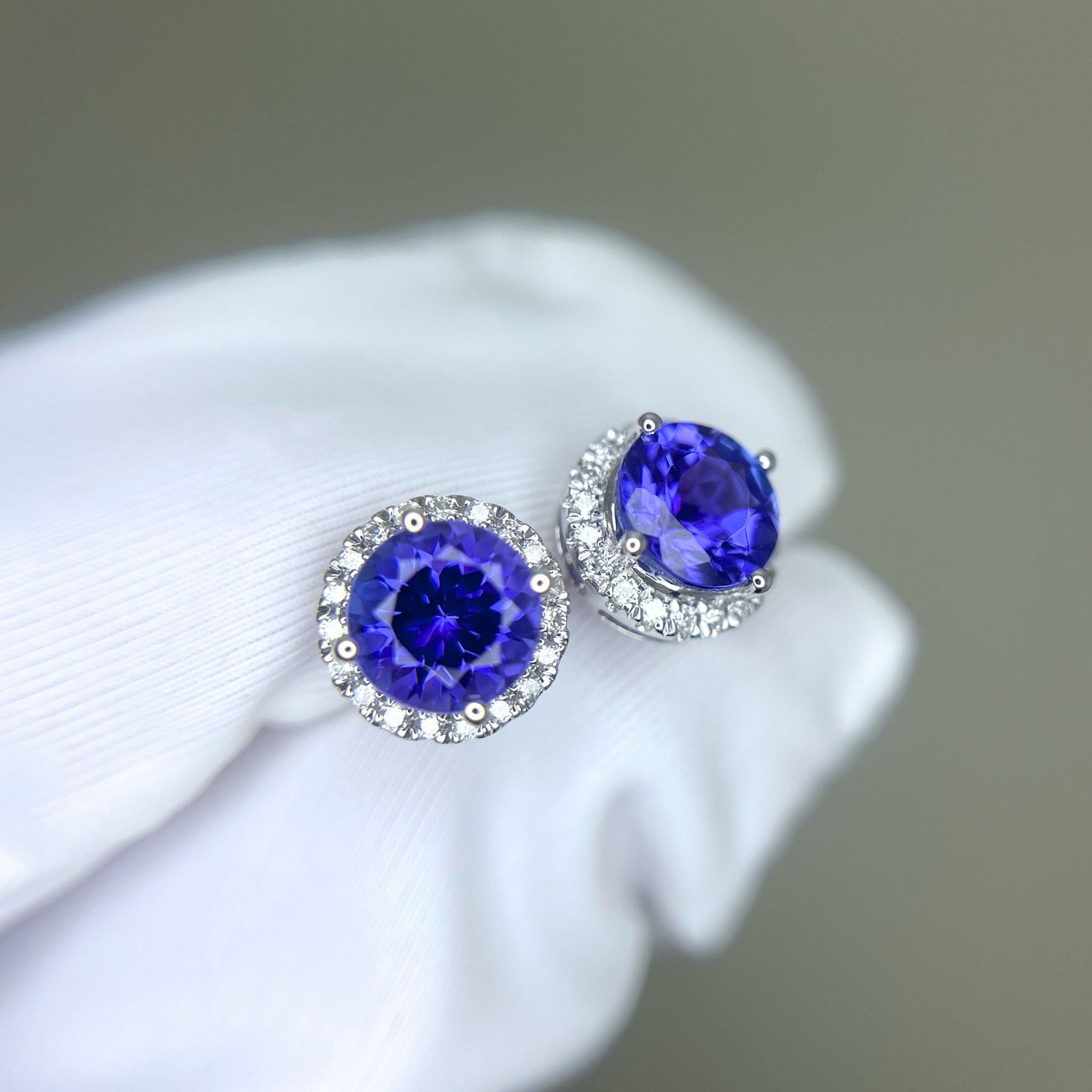 2.63 Ct Tanzanite & Diamond Stud Earrings