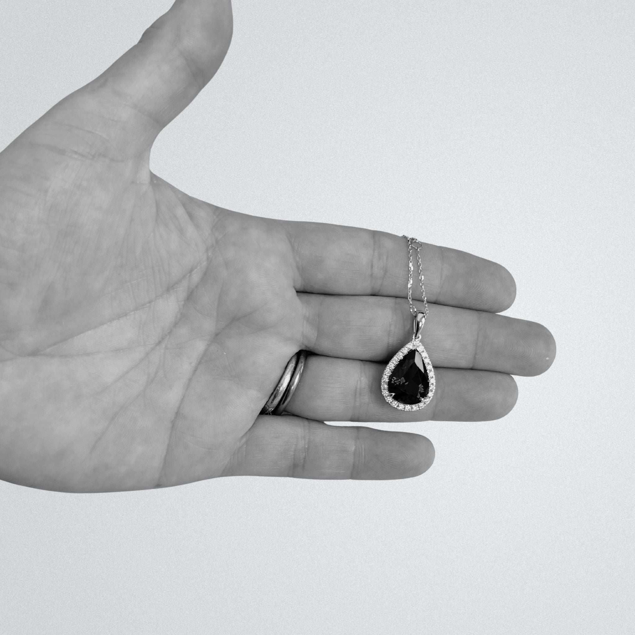 Pear Tanzanite Pendant 6 Carats