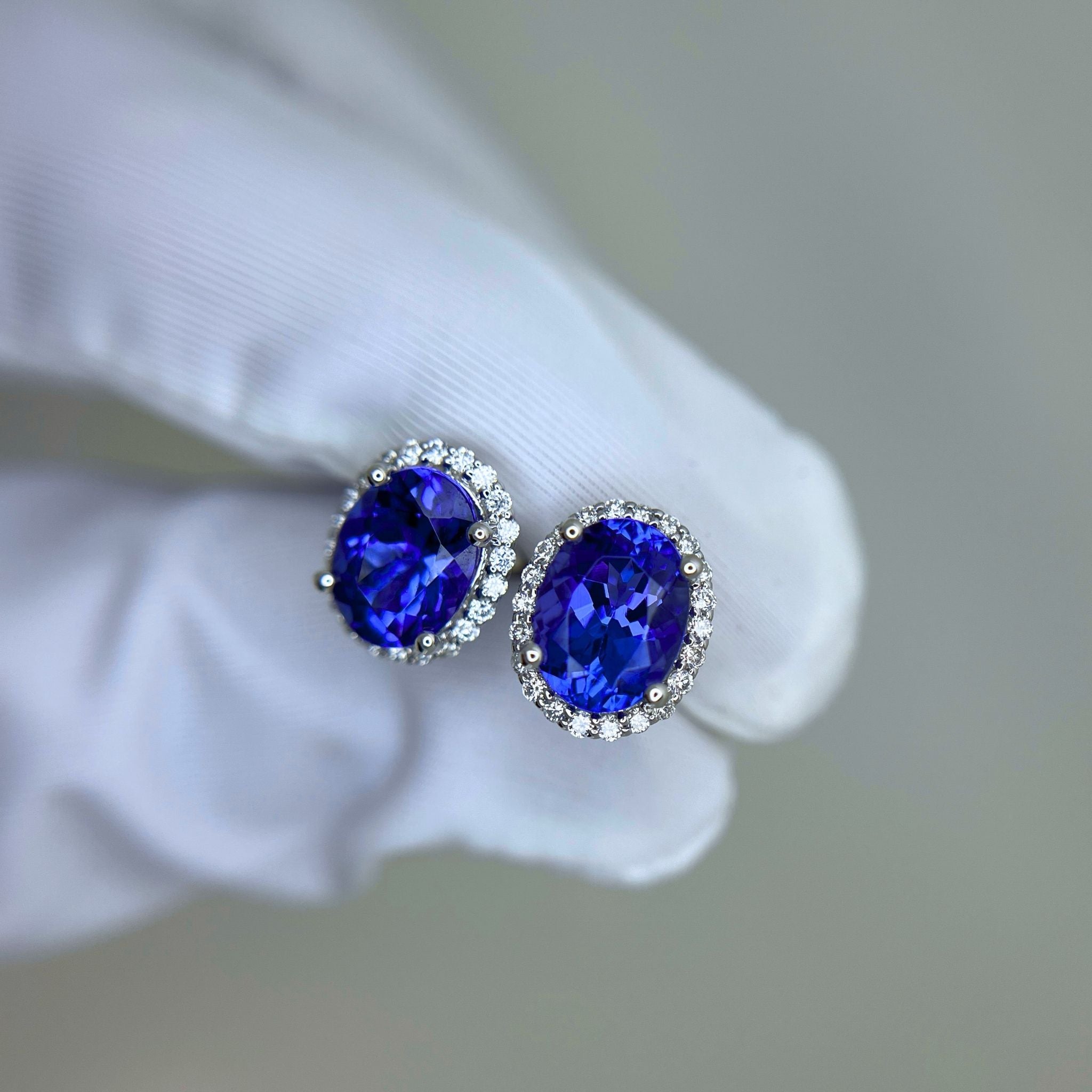 4.01 Ct Tanzanite Earrings