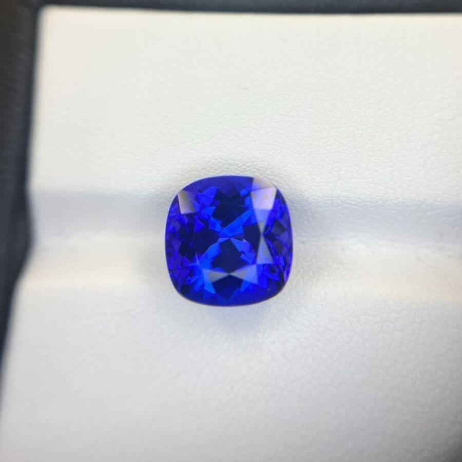 7.86 Carat Cushion Cut Tanzanite Gemstone