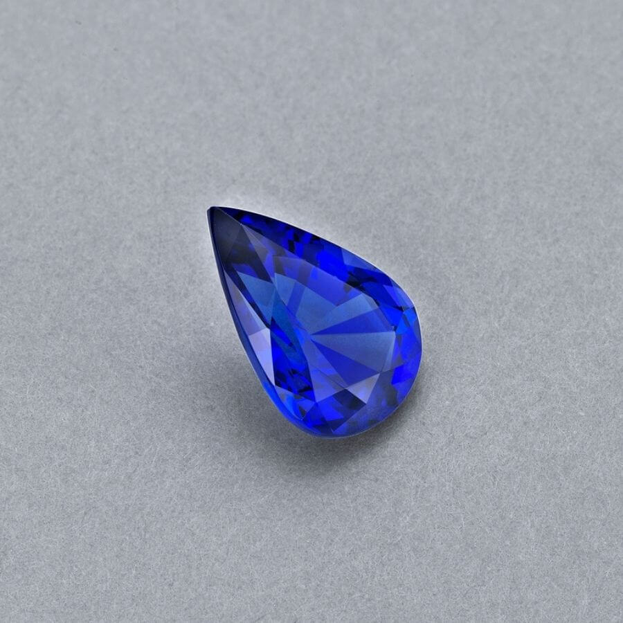 7.06 Carat Pear Cut Tanzanite Gemstone