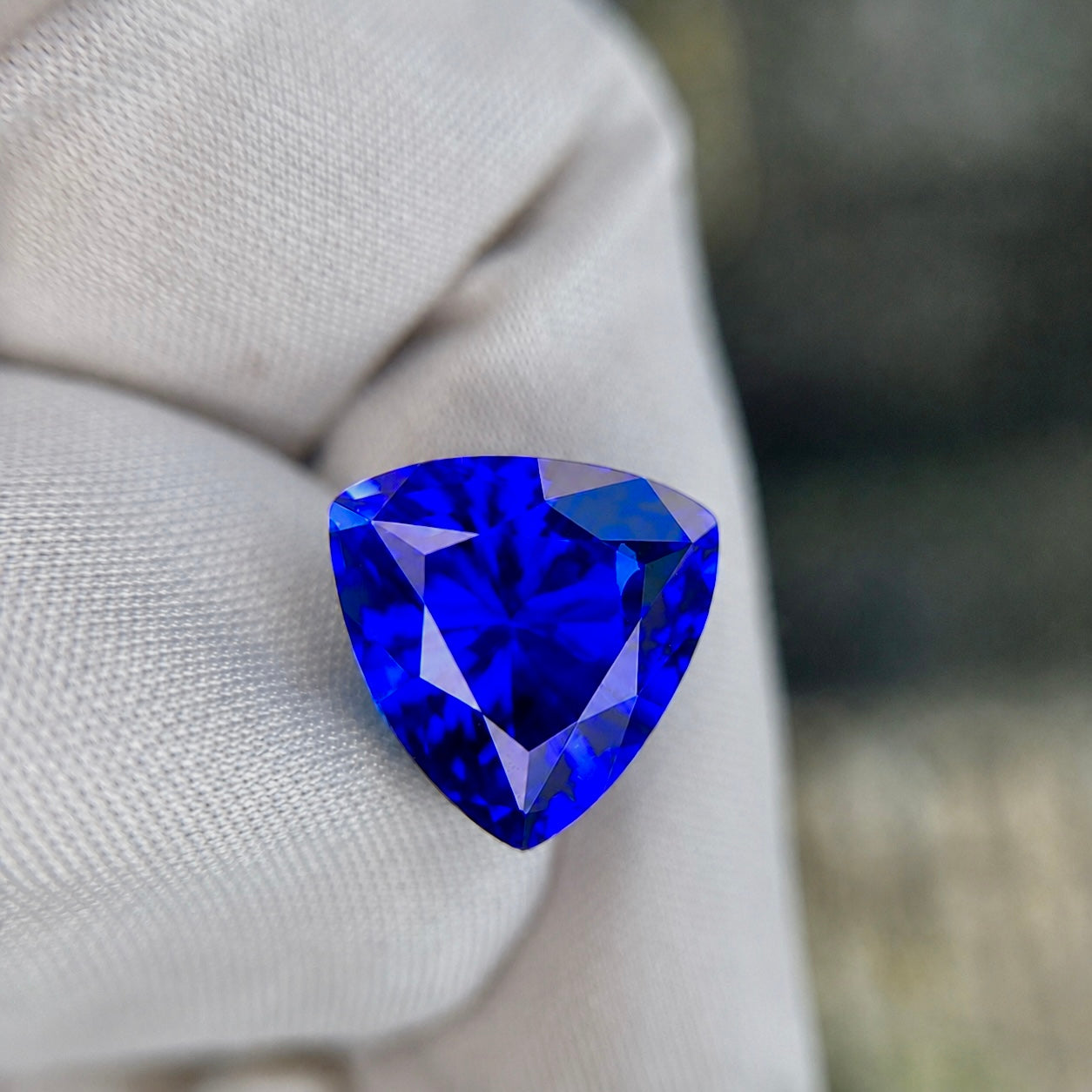 7.84 ct Trillion Tanzanite Gemstone – GIA Certified