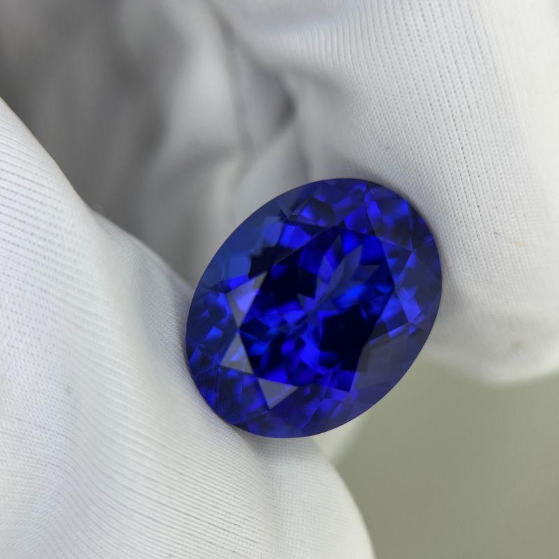 16.98 Carat Oval Tanzanite Gemstone Investment Grade  - Amazing !