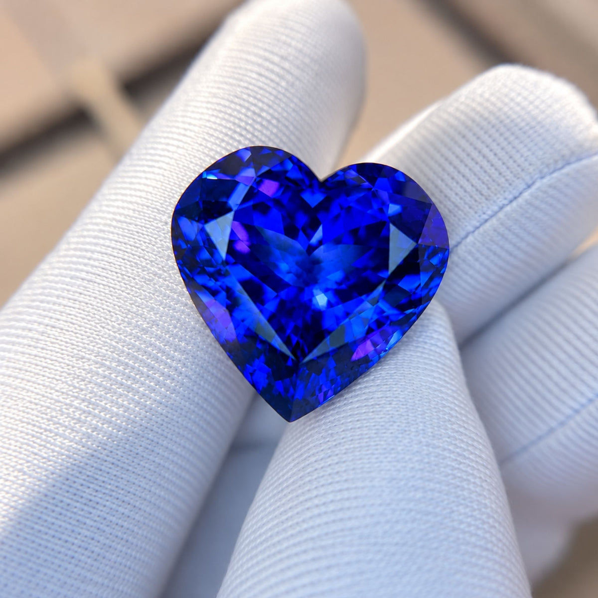 heart  shaped tanzanite with gia certificate 