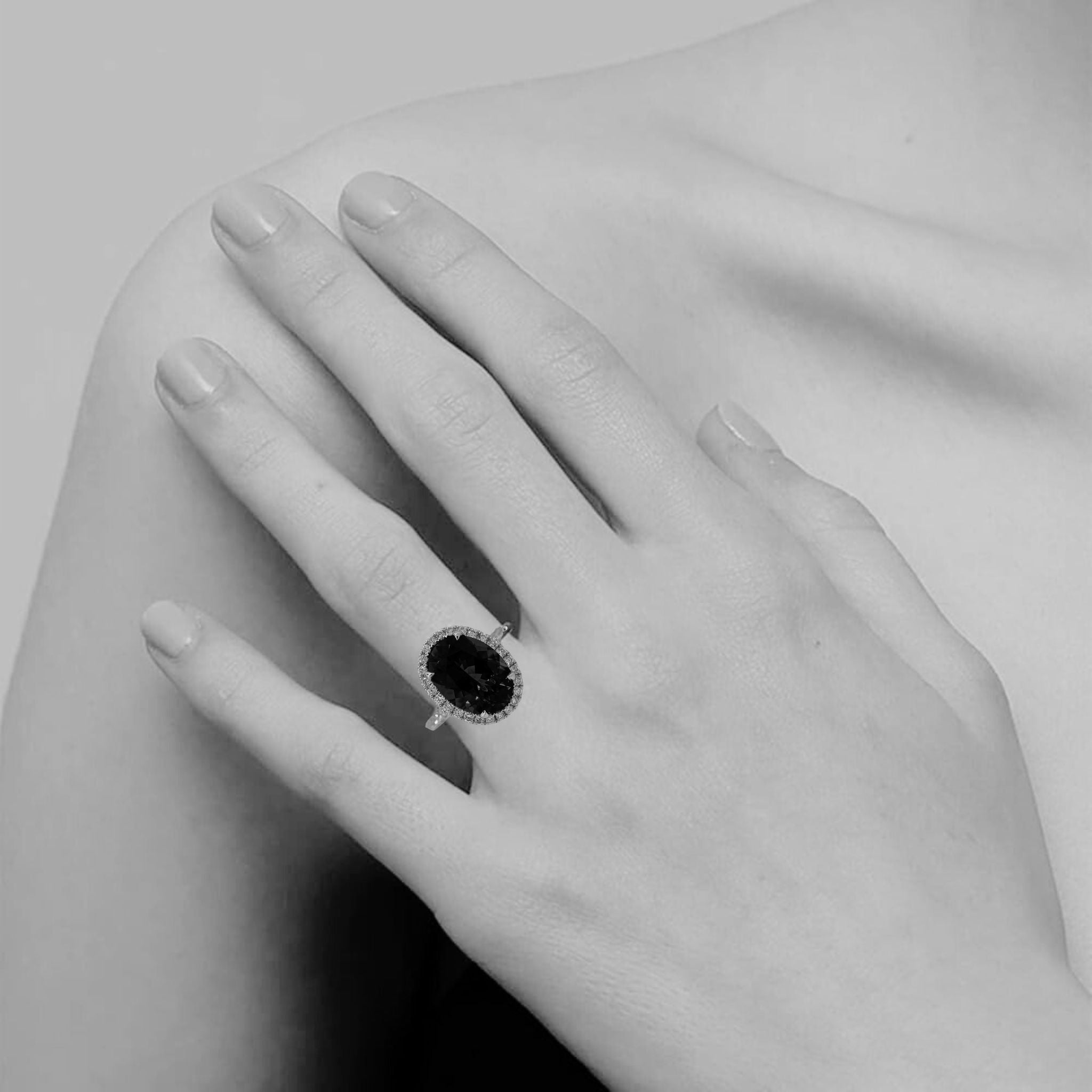 Exceptional Tanzanite 5.00 carat Oval Diamond Halo Ring