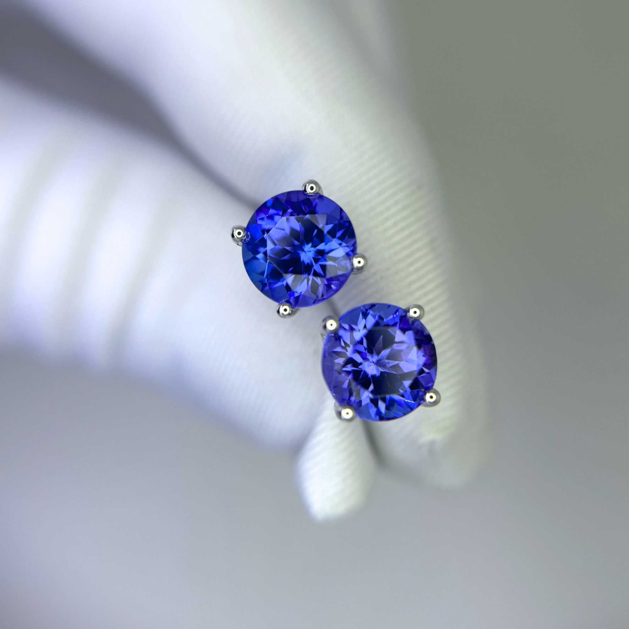 Exceptional 4.60 Carat Tanzanite Stud Earrings in 18K White Gold