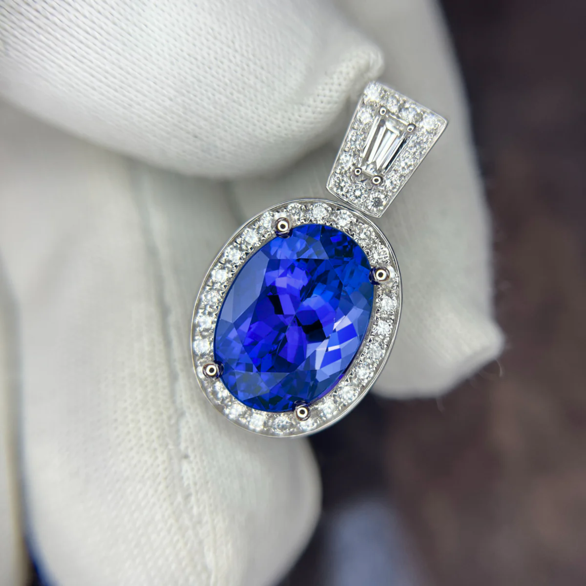 Made to Order  : Yellow Gold Exceptional 5.00 Ct Tanzanite & Baguette Diamond Necklace